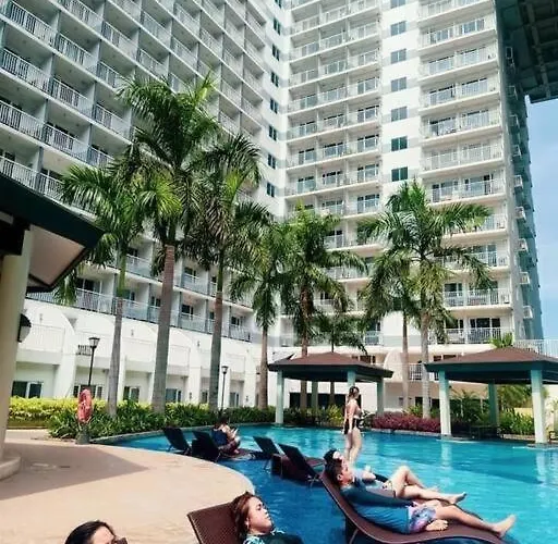 Shell C22 Shortwalk Moa Balcony Poolview Apartment Manila